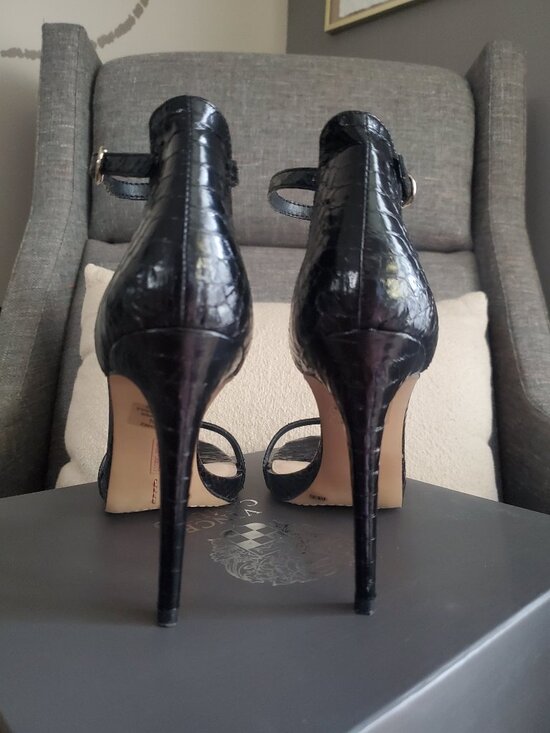 Vince Camuto Frenchie Ankle Strap Black Sandals | 8.5 - Picture 3 of 6